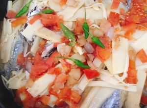 Hình của món Cá Nục Kho Măng.