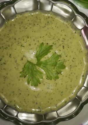 A picture of Green chutney mayonnaise.