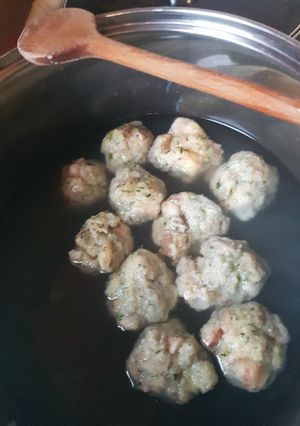 Zsemlegombóc vadasmártáshoz recept fotója