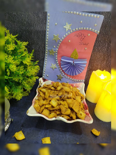 A picture of Khare shankarpali.