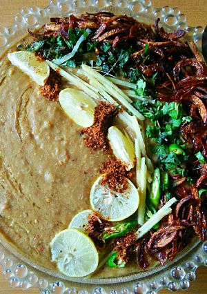 A picture of Dehli style Haleem/Daleem.