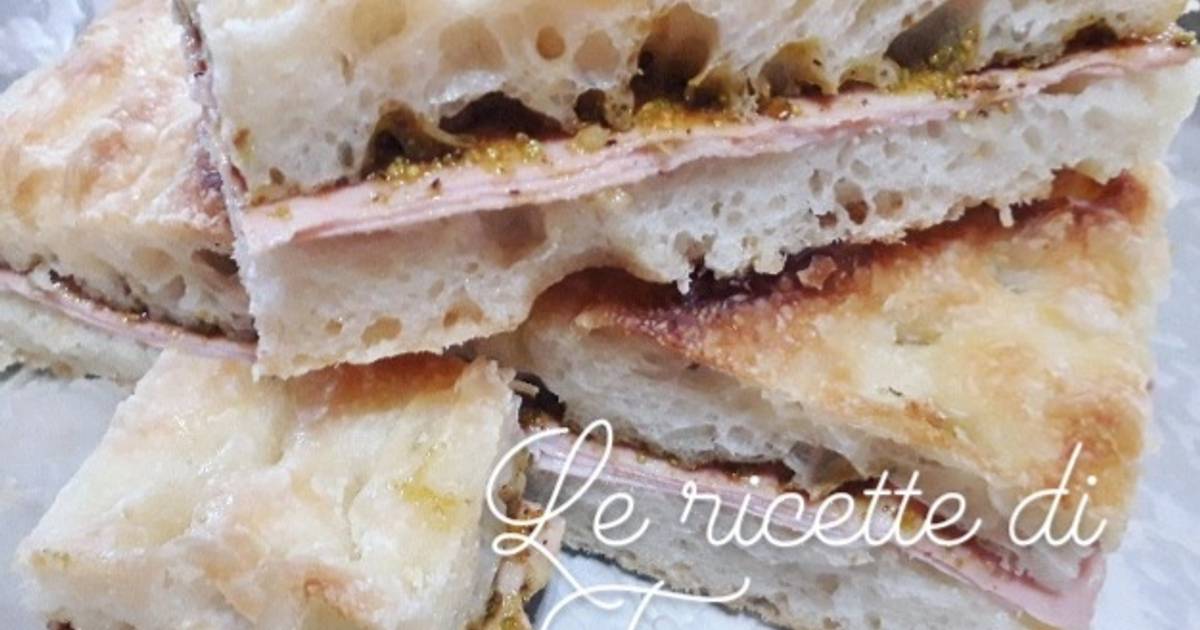 Ricetta Focaccia farcita Mortadella e pesto di pistacchi di Francesca