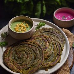 A picture of Hariyali Laccha Parantha.