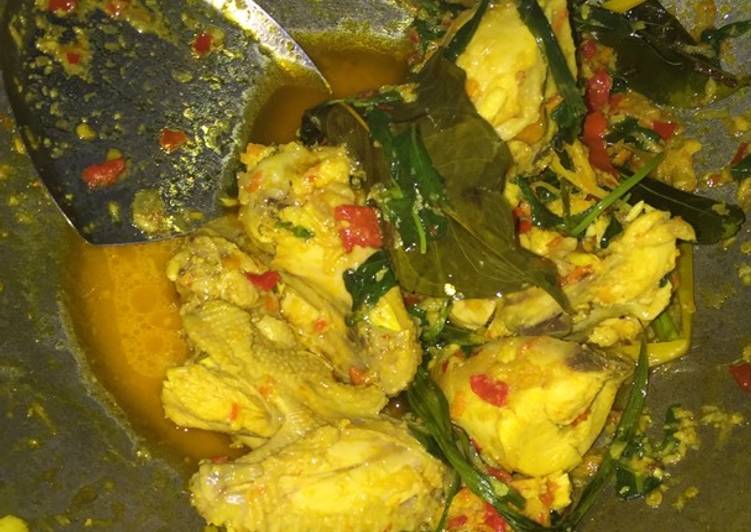 Bagaimana Menyiapkan Ayam Woku (sederhana) Anti Gagal