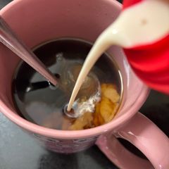 A picture of Vanilla Coffee creamer.