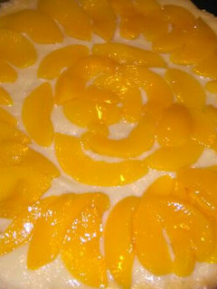 Una foto de Tarta de durazno y crema pastelera súper fácil!!