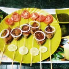 Palak seekh kabab on tawa A picture of Palak seekh kabab on tawa.