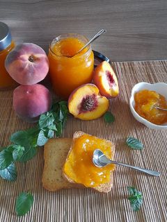 Foto di Marmellata di pesche fatta in casa
