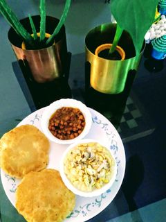 चने कि सब्जी & पूरी & खीर रेसिपी मुख्य फोटो