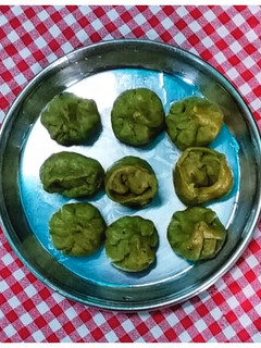 Palak Veg Momos/பாலக் வெஜ் மோமோஸ் (Paalak veg momos recipe in tamil) செய்முறை முக்கிய புகைப்படம்