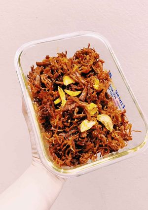 Hình của món Heo khô cháy tỏi.