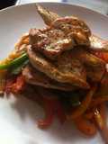 Pechugas de Pollo a la Plancha y Vegetales Salteados