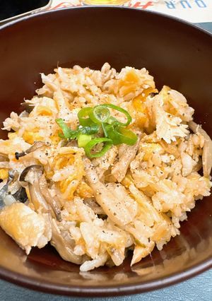 小煎一下鮭魚炊飯 的食譜成品照片