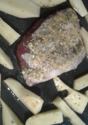 Una foto de Tapa de nalga con papas bravas al horno