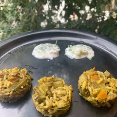 A picture of Palak veggie pulao.