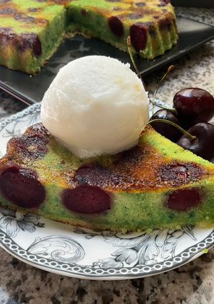 Une photo de 🪻Cherry 🍒cake🍰la cerise 🍒en fête 🎂
