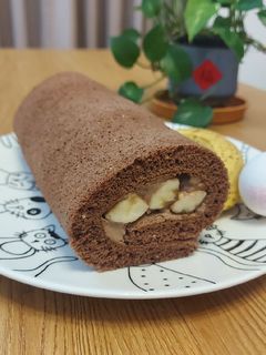 香蕉巧克力鮮奶油蛋糕捲（無油戚風蛋糕） 的食譜成品照片