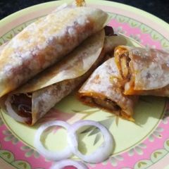 A picture of Manchurian frankie roll.