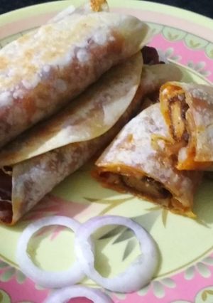 A picture of Manchurian frankie roll.