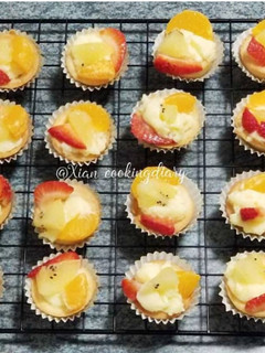 A picture of Mini Fruit Tarts.