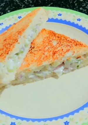 A picture of Yogurt (Dahi) sandwich,.