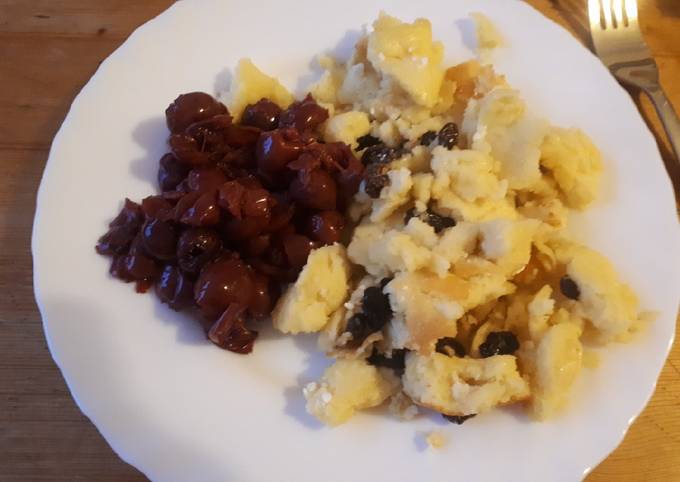 Kaiserschmarrn mit Kirschen