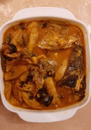 Ilish er matha diye gura kochu o pui shaak রেসিপির প্রধান ছবি