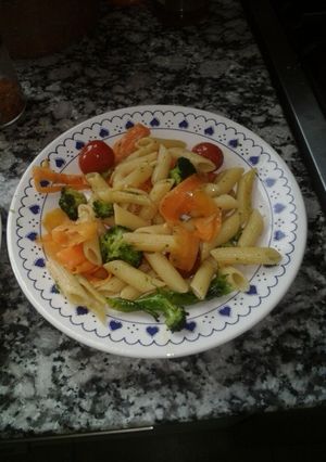 Una foto de Fideos con vegetales