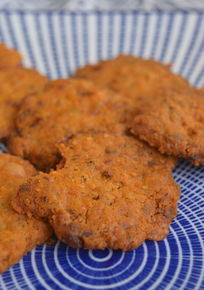 Una foto de Galletas de tomate y orégano