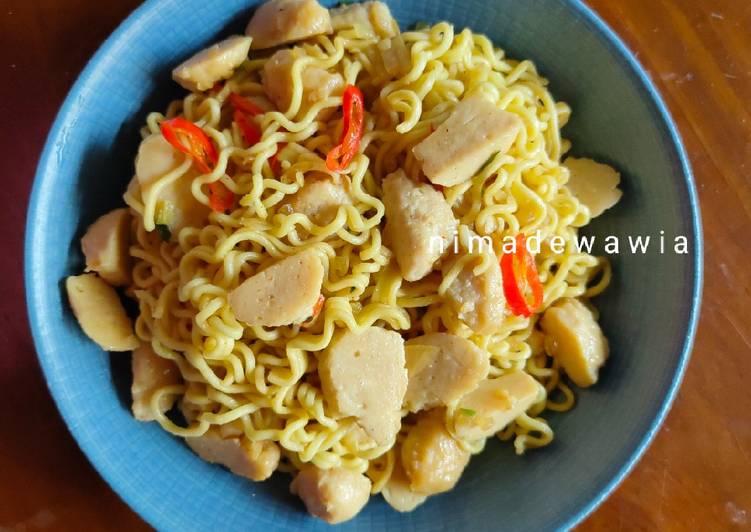 Bagaimana Menyiapkan Mie Goreng Bakso Anti Gagal