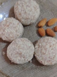 સીંગ દાણાંનાં લાડુ (Peanut ladoo recipe in Gujarati) રેસીપી મુખ્ય ફોટો