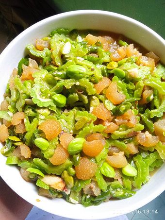 Langkah Mudah untuk Membuat Oseng Pare kikil pedas Enak