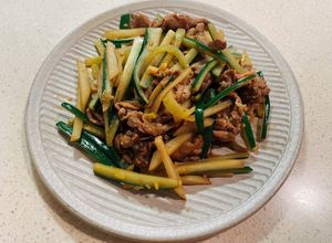 黃瓜馬鈴薯炒豬肉片 的食譜成品照片