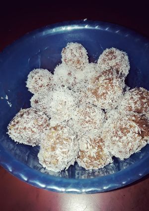 Una foto de Bolitas de dulce de leche y coco