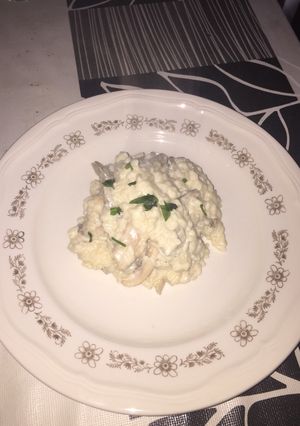 Foto principal de Risoto de pollo y setas con fumet casero de nata y mantequilla