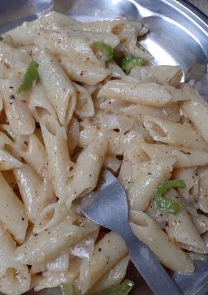 व्हाइट सॉस पास्ता (white sauce pasta recipe in Hindi) रेसिपी मुख्य फोटो