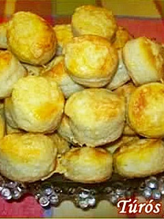 Túrós-krumplis pogácsa recept fotója