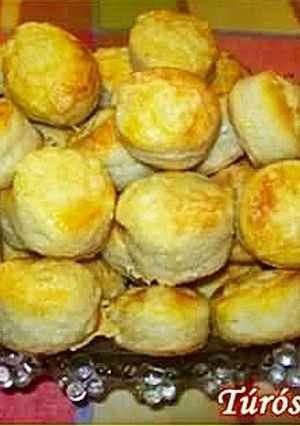 Túrós-krumplis pogácsa recept fotója