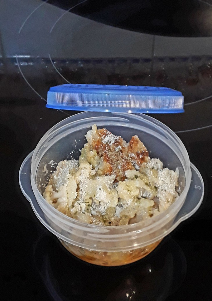Una foto de Brócoli con patata y salsa de leche de avena con especias