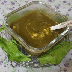 A picture of Spinach soup (palak soup).