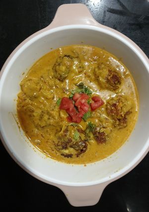 A picture of Lauki kofta curry.