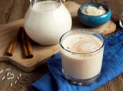 Una foto de aguas frescas horchata