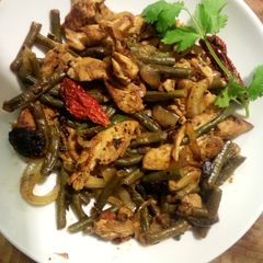 A picture of Stirfried Chicken and Green Beans.