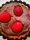 Tartaleta de crema de cacao y frambuesas
