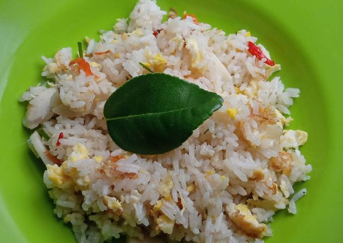 Nasi goreng daun jeruk