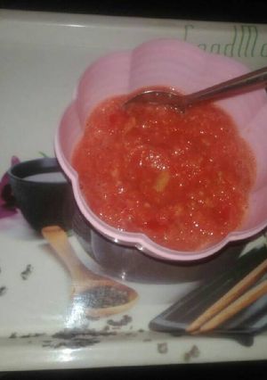 A picture of Tomato ke khati chutney.