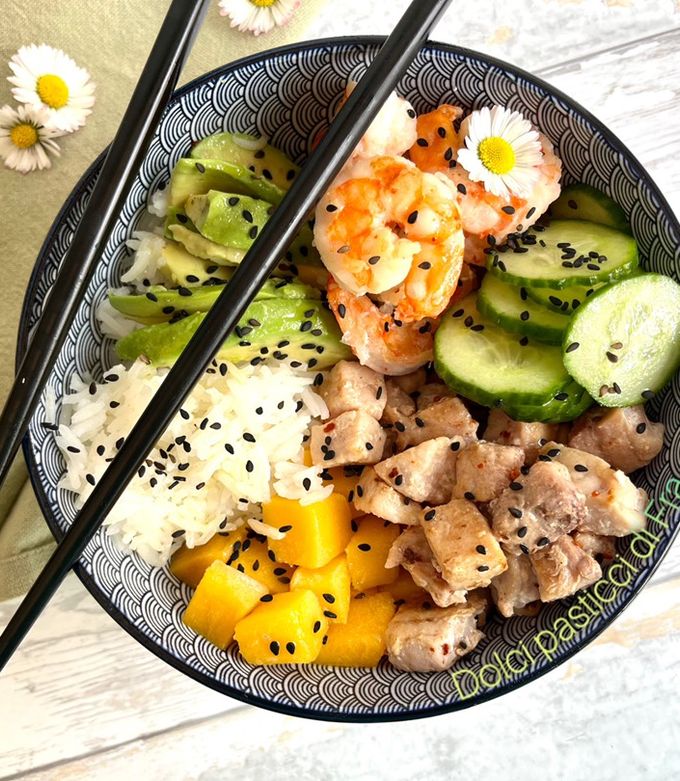 Foto di Poke Bowl con pesce cotto
