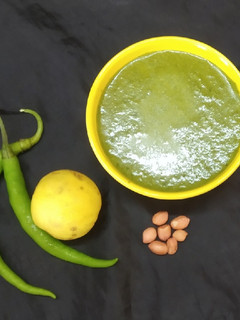 स्पाइसी हरी चटनी (Spicy Hari chutney recipe in hindi) रेसिपी मुख्य फोटो