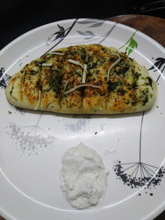 Cheeeesy Garlic Bread செய்முறை முக்கிய புகைப்படம்