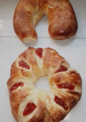 Una foto de Rosca dulce con membrillo